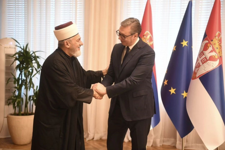 Zahvalnost na zalaganju za mir i slogu u teškim vremenima po državu: Vučić sa delegacijom Islamske zajednice Srbije