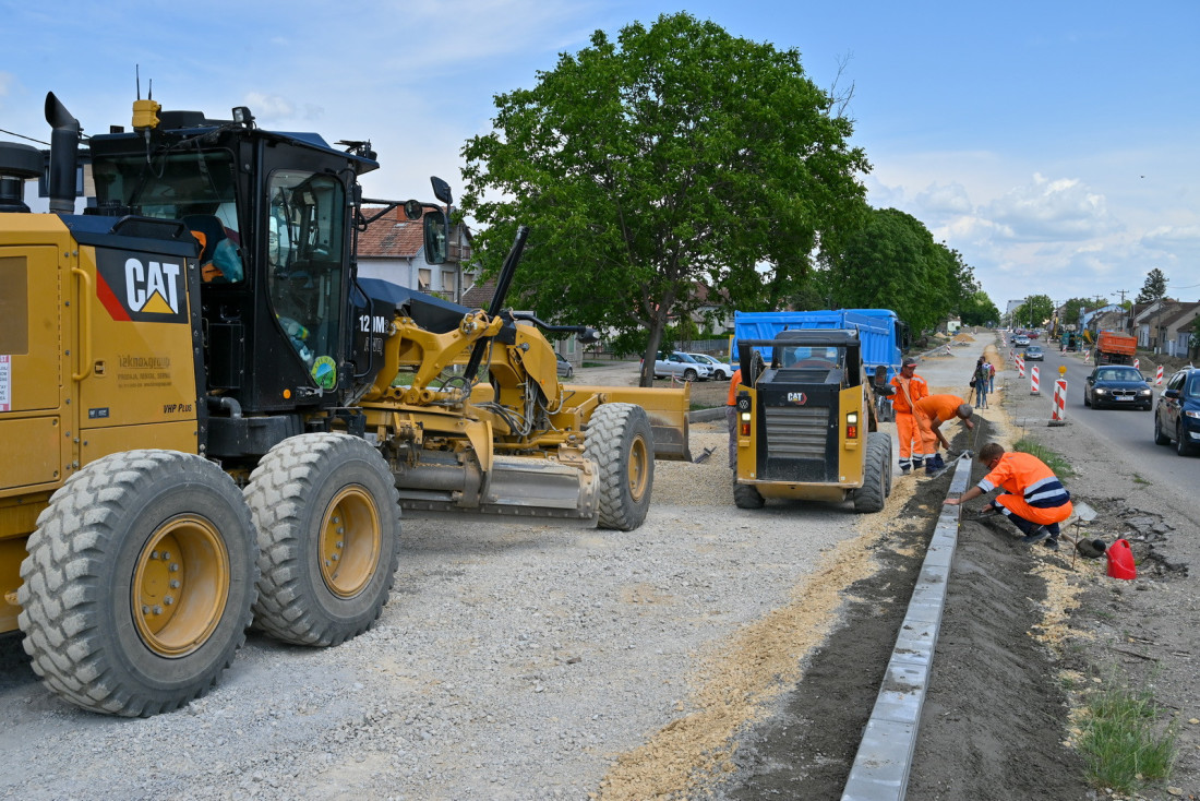Božić obišla radove na rekonstrukciji ulica u Rumi (FOTO)