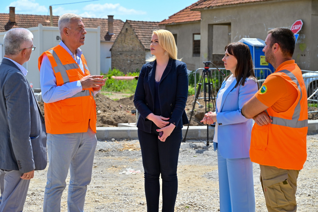 Božić obišla radove na rekonstrukciji ulica u Rumi (FOTO)