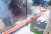 Eksplozija u filijali banke Džej Pi Morgan: Pogledajte kako je čitava zgrada odletela u vazduh! (VIDEO)