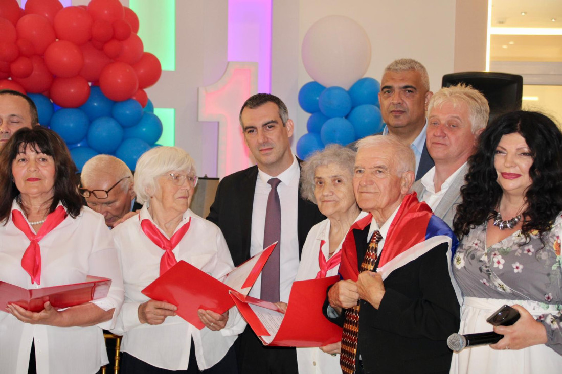 Orlić sa penzionerima u Mladenovcu: Hvala vam što verujete u Srbiju