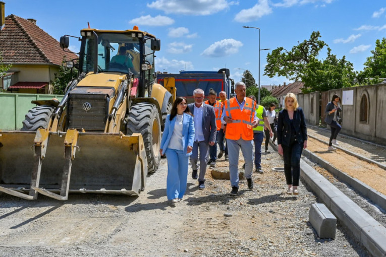 Ruma dobija moderne saobraćajnice, a građani savremeno uređene ulice (FOTO)