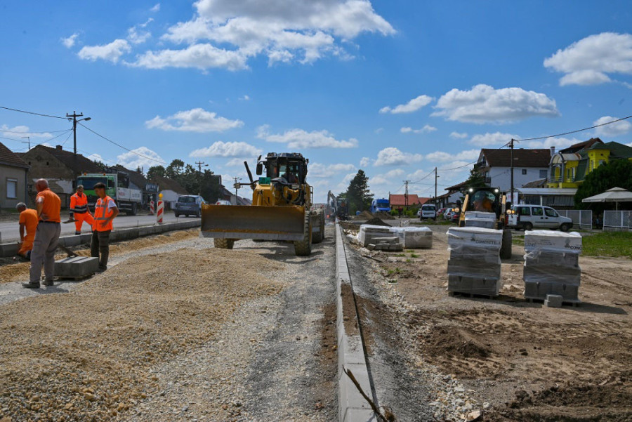 Ruma dobija moderne saobraćajnice, a građani savremeno uređene ulice (FOTO)
