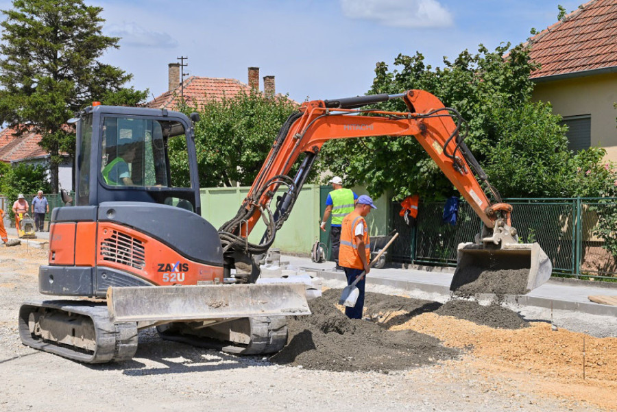 Ruma dobija moderne saobraćajnice, a građani savremeno uređene ulice (FOTO)