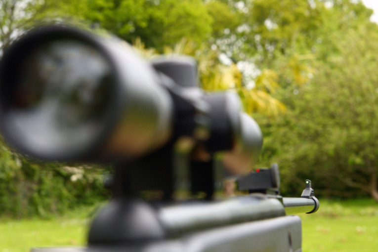 Zdravka na meti pomahnitalog pucača! Oglasio se MUP o misterioznom napadaču sa Novog Beograda, isti slučaj bio i na Bežaniji