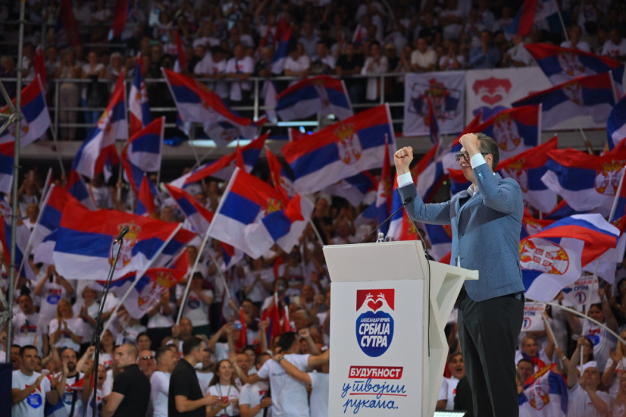 Vučić na predizbornom skupu u Nišu: Opozicija bi nas vratila u prošlost i uništila Srbiju, a mi Srbiju razvijamo i nastavićemo da je jačamo!