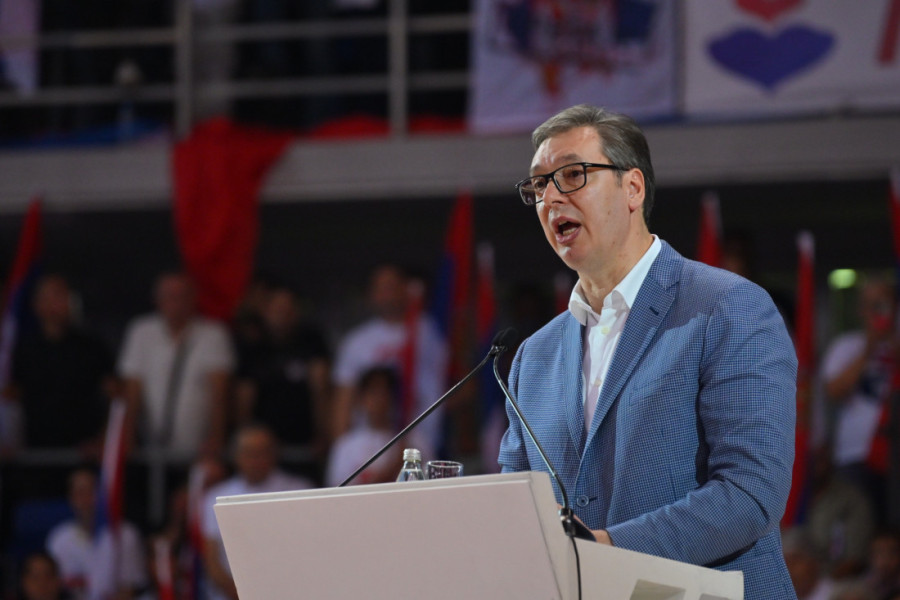 Vučić na predizbornom skupu u Nišu: Opozicija bi nas vratila u prošlost i uništila Srbiju, a mi Srbiju razvijamo i nastavićemo da je jačamo!