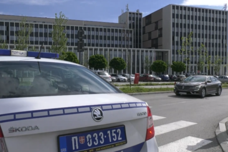 Lažna bomba u Palati pravde u Kragujevcu: Brat i ujak Uroša Blažića danas treba da iznesu završnu reč! (VIDEO)
