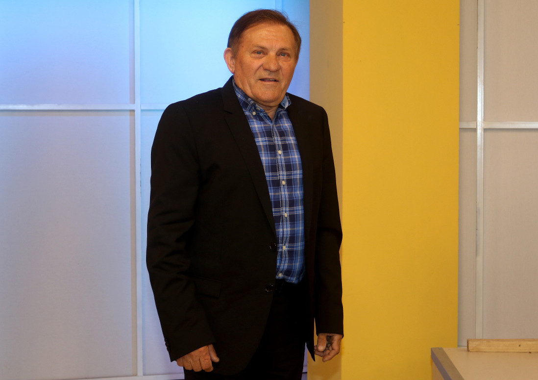 "Nema tih para zbog kojih bi napustio Grand!" Pevač opleo po Viki Miljković i Bosancu, spomenuo i Sašu Popovića