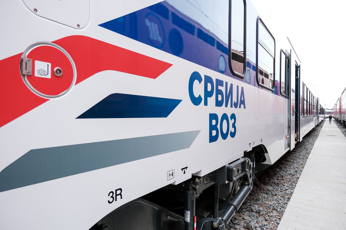 Od danas na relaciji Beograd - Užice saobraća prvi novi švajcarski voz (FOTO)