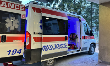 Nesreća kod Kolašina: U sudaru kamiona i automobila poginula jedna osoba!