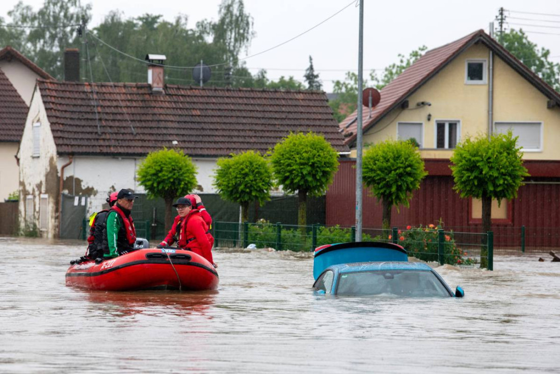 Ekstremne poplave u Nemačkoj: Pukla brana, evakuisan zatvor, 26 ljudi zavejano (VIDEO)