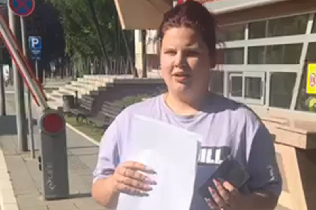 Potresno svedočenje: Ovo je devojka iz kol centra koju su pogodili flašom u nogu, sad je izašla iz urgentnog! (VIDEO)