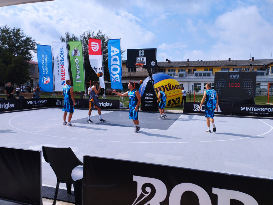 Grupa umetnika izvela bogat program u KPZ Kragujevac: Projekat resocijalizacije osuđenika