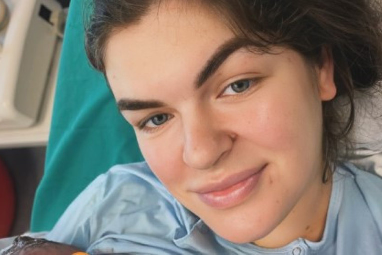 Porodila se bivša zadrugarka: Treće dete dobila na značajan datum (FOTO)