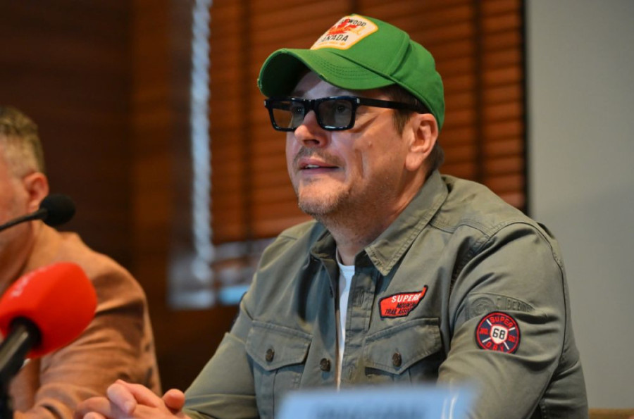 "Nose fejk satove, a imaju krš pesme!" Aco Pejović žestoko opleo po mlađim kolegama: Svi bi danas da budu pevači!