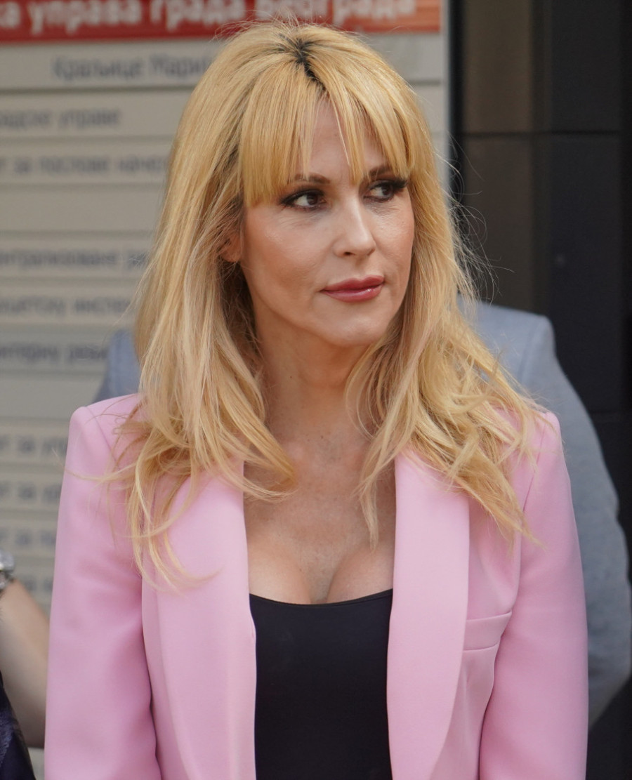 "I dalje idem na fizikalnu terapiju"! Iva Štrljić se još oporavlja od preloma ruku: Samo sam želela što pre da počnem da radim