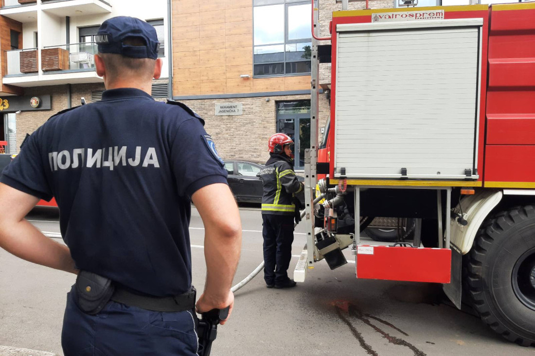 Posle požara u stanu u Novom Sadu nađena tela dvojice muškaraca! Jedan imao samo 19 godina