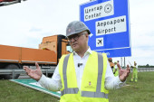 Ministar Vesić: Zamenjeno već 50 tabli na moto-putu kroz Beograd! (FOTO)