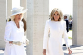 Kraljica Kamila i Brižit Makron u belom od glave do pete: Modno usklađene, ali izgleda da nisu na istim talasnim dužinama