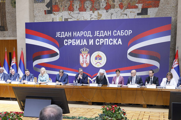 Predsednik Vučić: "Vreme je da, čuvajući mir, gradimo budućnost za naš narod" (FOTO)