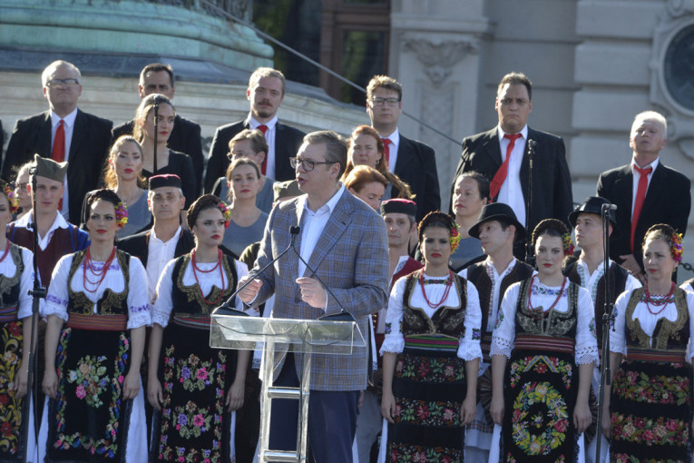 Vučić najavio veliku promenu: Na ekskurzije će se ići u Republiku Srpsku, pa kada je upoznamo, ići ćemo i u svet