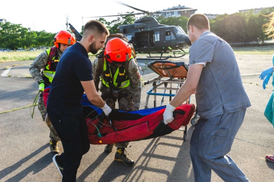 Crnogorski vojnici spasili povređenu planinarku na 2.400 metara visine (FOTO)