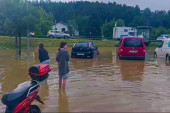Kiše izazvale odrone i poplave u Austriji: Automobili plutaju po ulicama, ljudi zarobljeni u kolima... (FOTO/VIDEO)