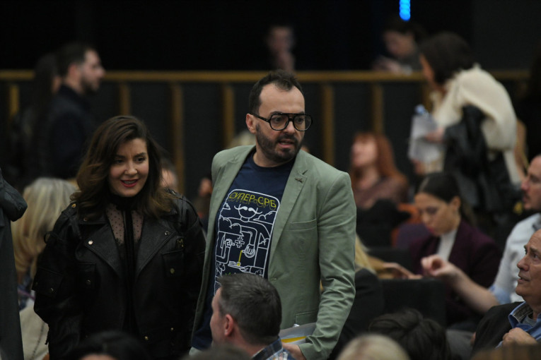 "To je veoma bolan deo mog života": Emotivna ispovest Nenada Okanovića o teškim počecima i porodici