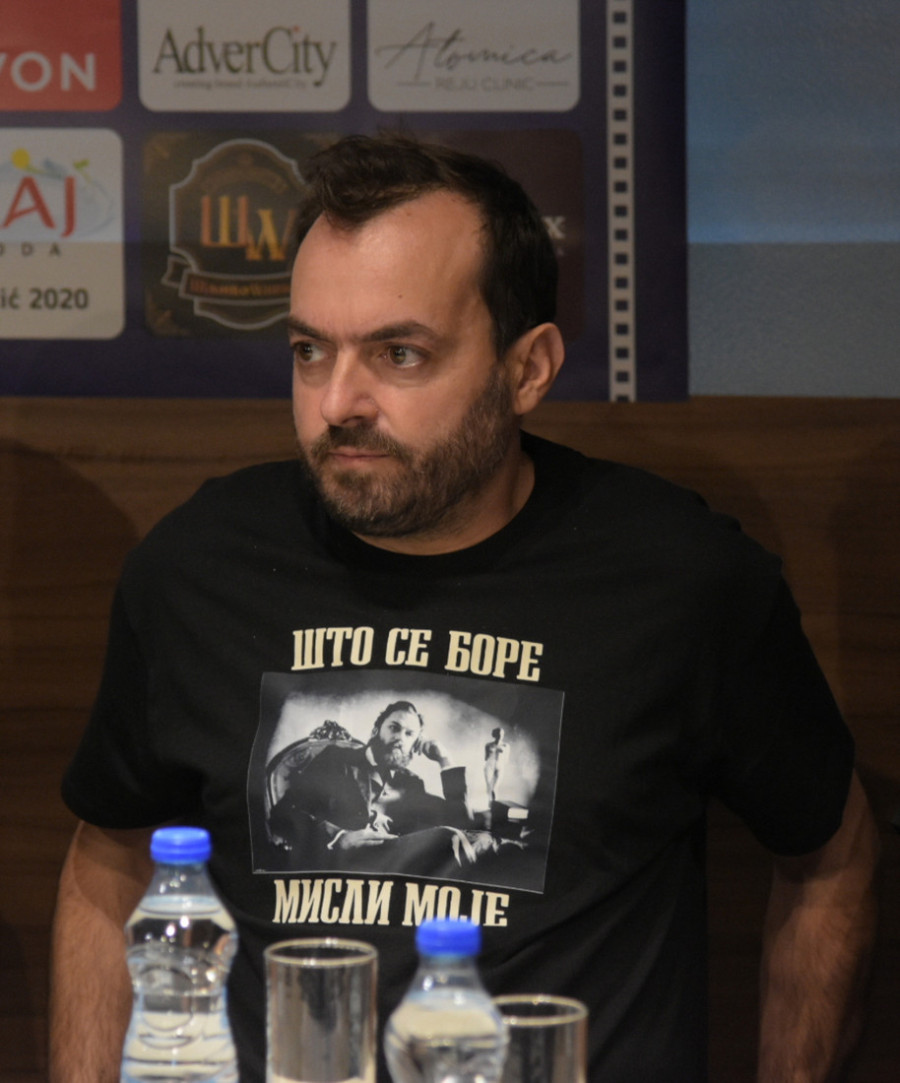 "To je veoma bolan deo mog života": Emotivna ispovest Nenada Okanovića o teškim počecima i porodici