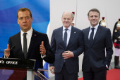 Medvedev: Šolc i Makron na "smetlištu istorije" posle poraza na izborima!