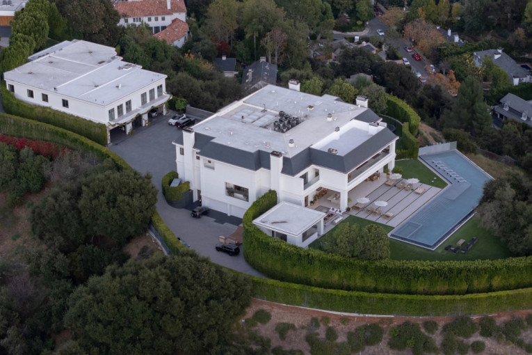 Na gubitku od osam miliona dolara! Aflek i Dženifer zbog svađe pukli ogromnu cifru