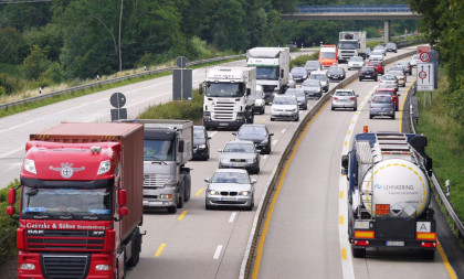 Ogromne gužve za kamione na granici: Na Šidu zadržavanje dva sata, na Batrovcima sat vremena