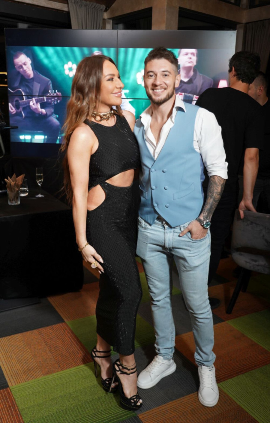 Za pevačicom bila raspisana poternica, a sada je u vezi s mlađim kolegom: Evo šta kaže o njenom hapšenju