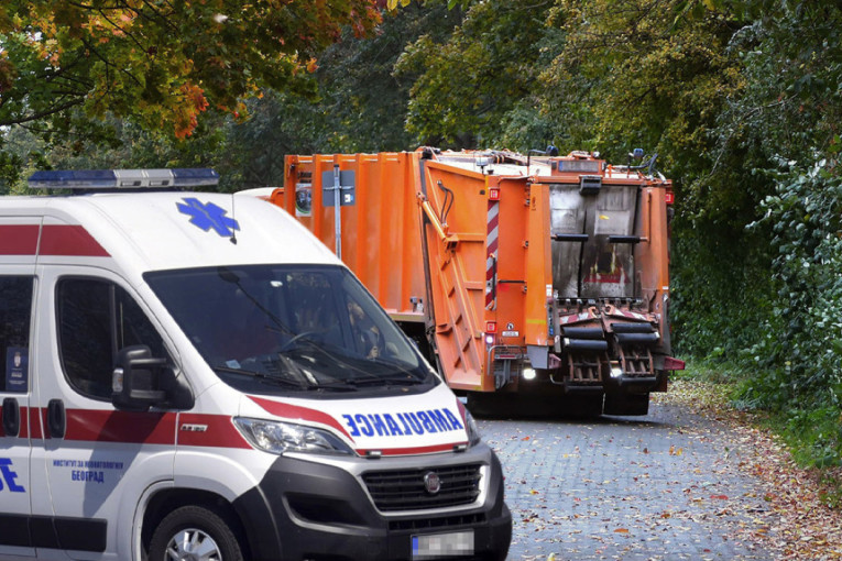 Tragedija u Topoli: Radnik komunalnog pao sa kamiona, na licu mesta poginuo