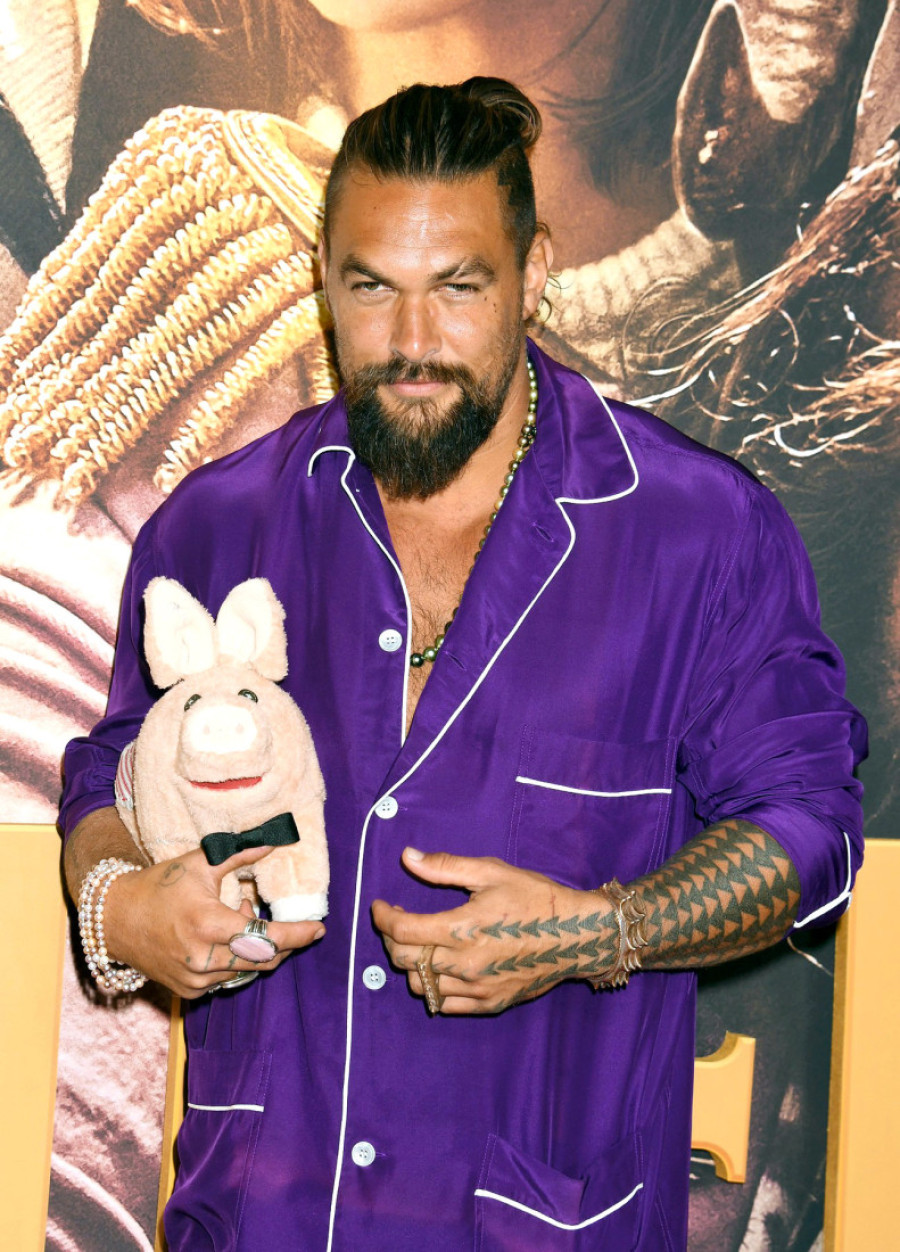 To može samo on: Džejson Momoa šokirao je Veneciju lakiranim noktima i bizarnim izborom obuće (FOTO)