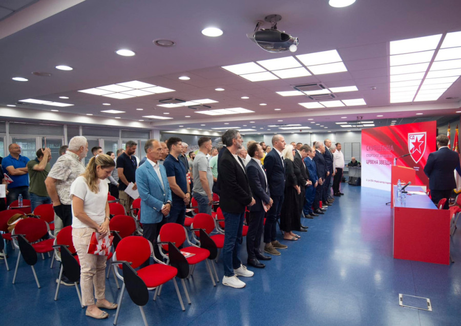 Crveno-beli održali Skupštinu: Koliko je lepo i radosno biti zvezdaš, uverili smo se tokom ove sezone (FOTO)