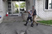 Maloletnik uhapšen za pokušaj ubistva u Novom Beogradu: Čekićem polupao glavu mladiću!