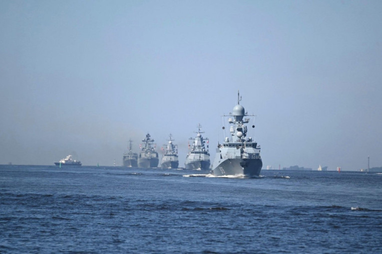 Reakcija na vojne vežbe u Baltičkom moru: Ruski brodovi i nuklearna podmornica kod Kube!