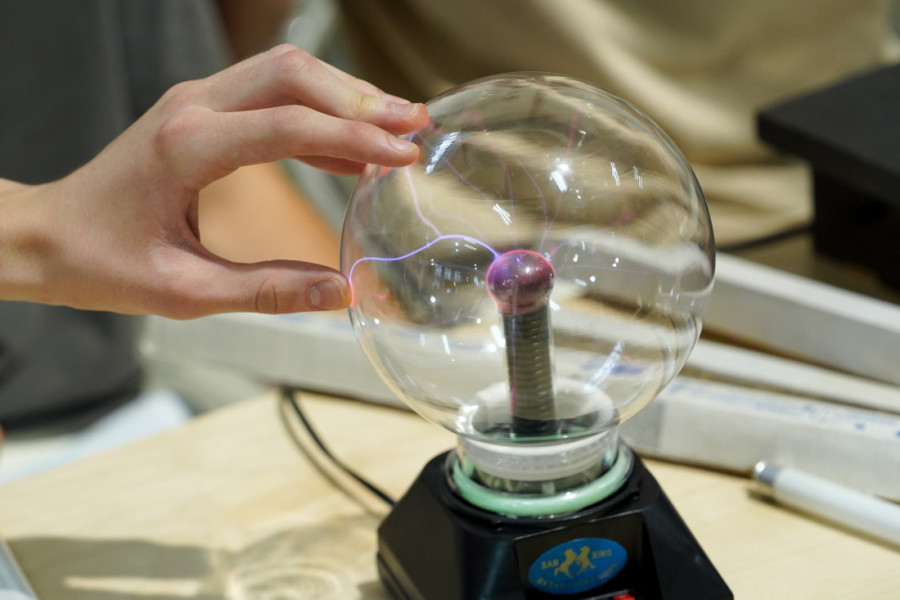 Naučni eksperimenti uživo u Muzeju nauke i tehnike: Festival maštovite fizike u Beogradu