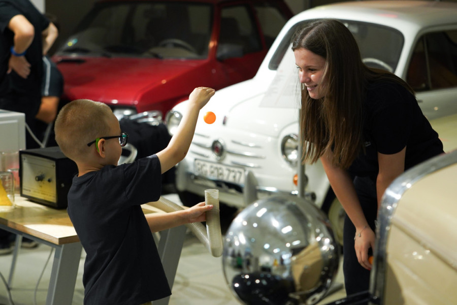 Naučni eksperimenti uživo u Muzeju nauke i tehnike: Festival maštovite fizike u Beogradu