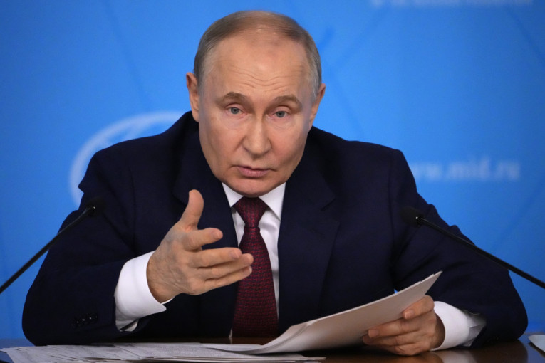 Putin: Prekid vatre nije moguć pre početka mirovnih pregovora s Ukrajinom