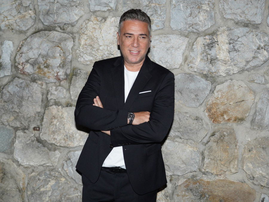 "Misle da sam arogantan, da se šminkam"! Željko Joksimović o lažima koje je čuo o sebi: Zbog ćerke mu je bilo najteže