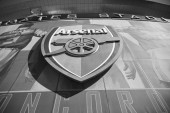 Nova tragedija u svetu fudbala! Preminuo Kembel (54), legendarni igrač Arsenala (FOTO)