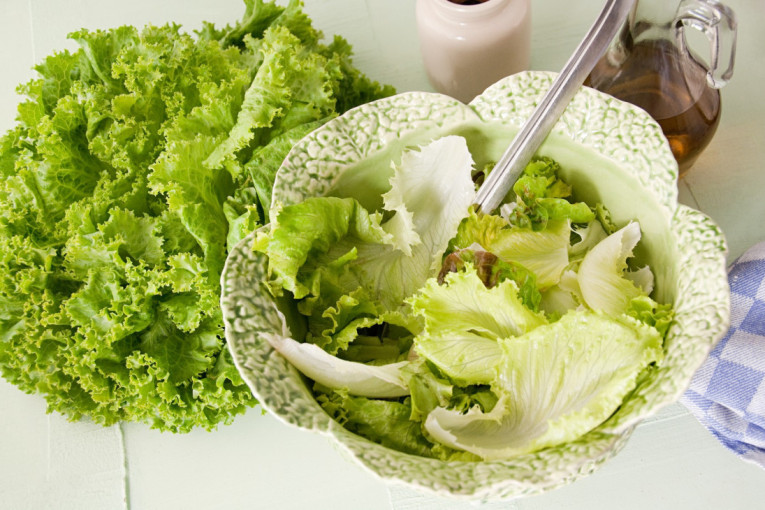 Kako očuvati svežinu zelene salate: Trikovi za dugotrajnost do mesec dana
