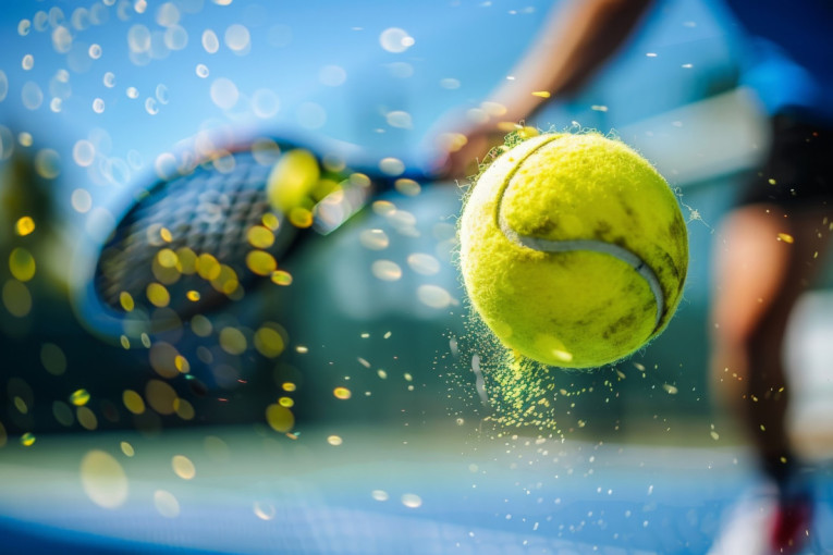Zašto je teniskim lopticama promenjena boja u jarkožutu: Priča o inicijativi koja je oblikovala moderni tenis