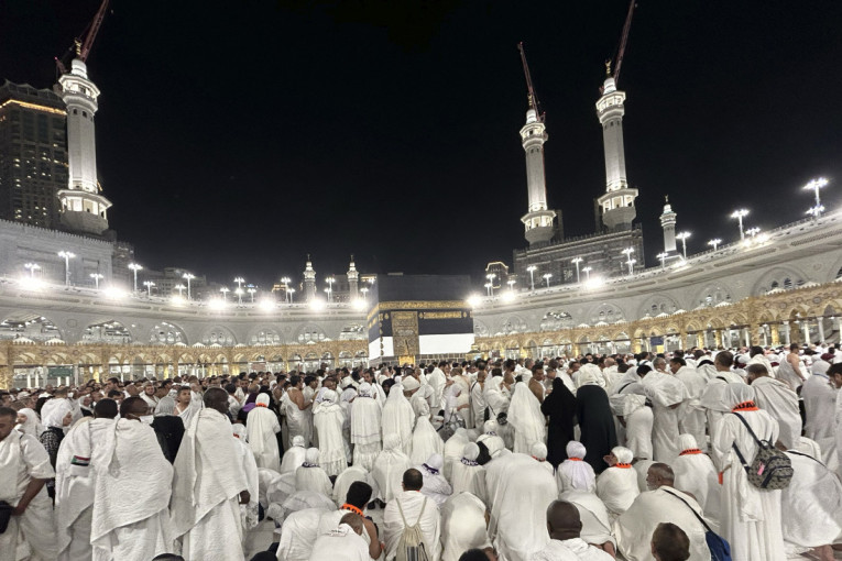 Smrtonosni hadžiluk: Zašto je toliko ljudi umrlo tokom hodočašća u Meki?