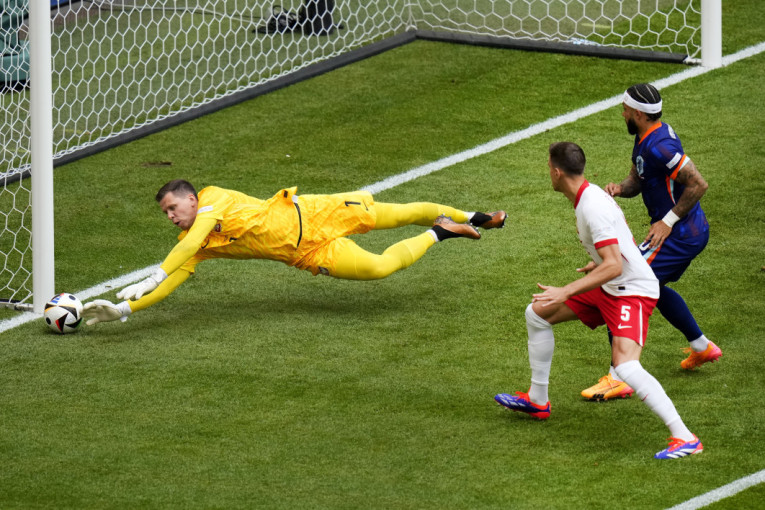 Poljska - Holandija: Totalna ofanziva "lala" i šokantan gol Bukse!