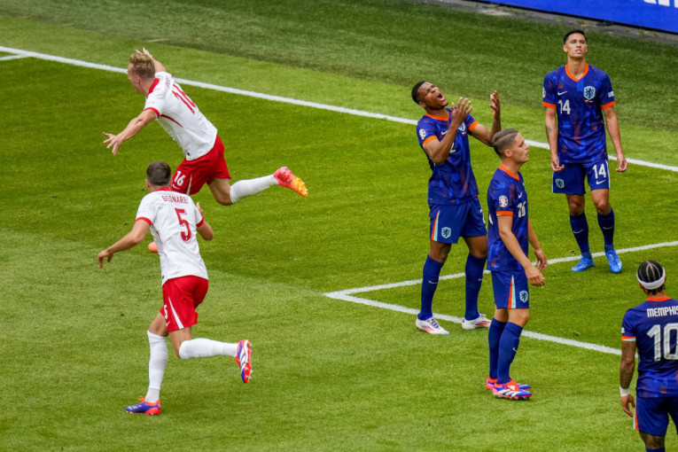 Poljska - Holandija: "Lale" bolje svuda osim na semaforu! Odličan fudbal se igra u Hamburgu!