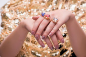 Prsten nosi važnu simboliku: Mesto gde ga nosite nije bez značaja - to je tradicija koja traje vekovima